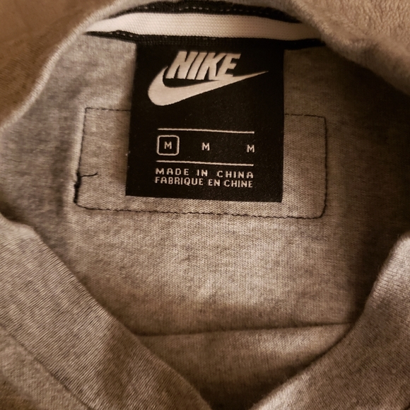 Nike Long Sleeve Tee - Picture 2 of 4